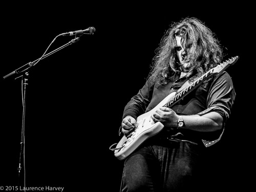 Tom Killner on guitar & vocals