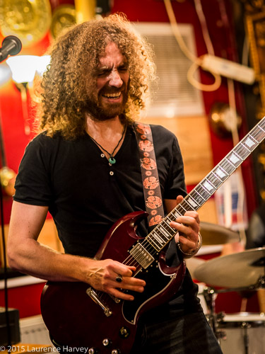 Andrew Knightley on guitar & vocals