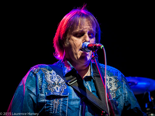 Walter Trout on guitar & vocals