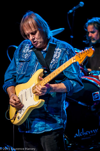 Walter Trout on guitar & vocals