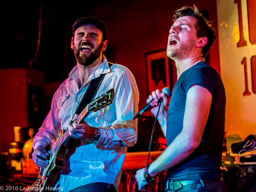 Paul Muir on vocals & Paul Turley on guitar
