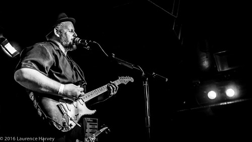 Big Boy Bloater on guitar & vocals