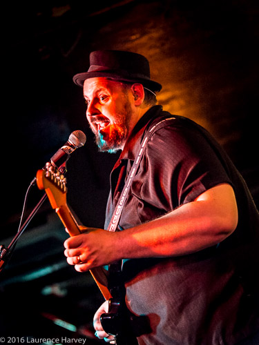 Big Boy Bloater on guitar & vocals
