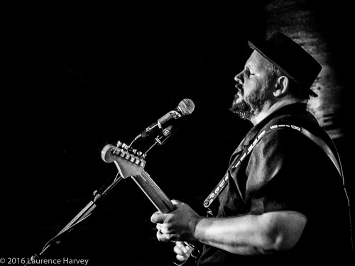 Big Boy Bloater on guitar & vocals