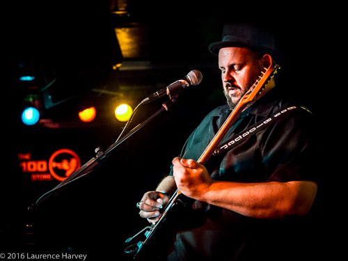 Big Boy Bloater on guitar & vocals