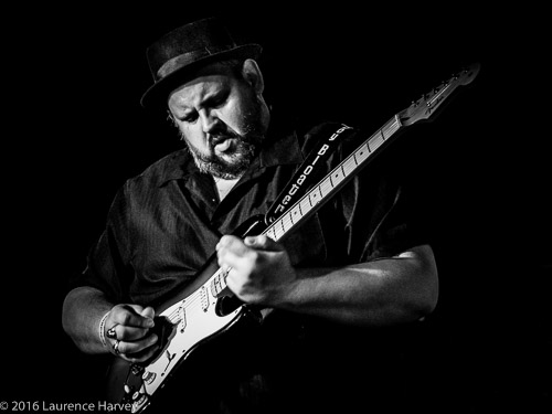 Big Boy Bloater on guitar & vocals