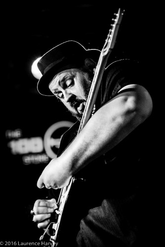 Big Boy Bloater on guitar & vocals