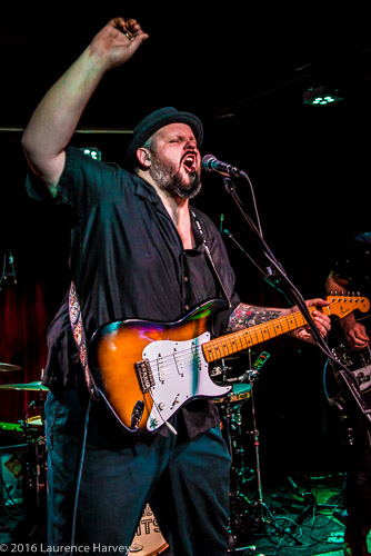 Big Boy Bloater on guitar & lead vocals
