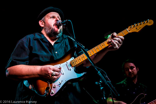 Big Boy Bloater on guitar & lead vocals
