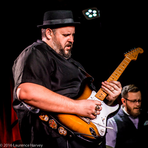 Big Boy Bloater on guitar & lead vocals