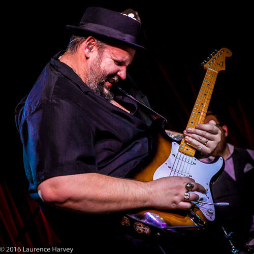 Big Boy Bloater on guitar & lead vocals