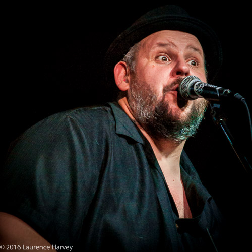 Big Boy Bloater on guitar & lead vocals
