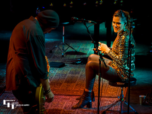 Beth Hart on vocals &  Jon Nichols on acoustic guitar