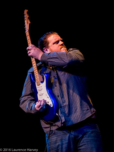 Danny Bryant on guitar & vocals