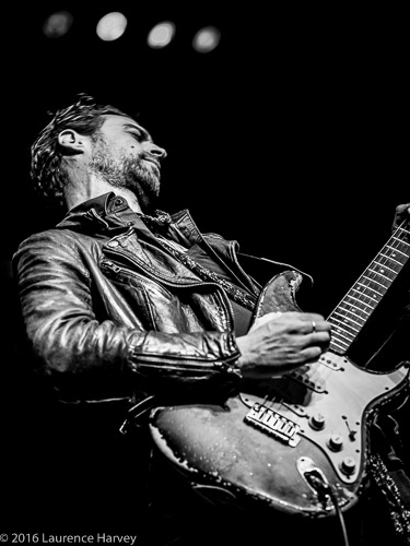 Dan Patlansky on guitar & vocals