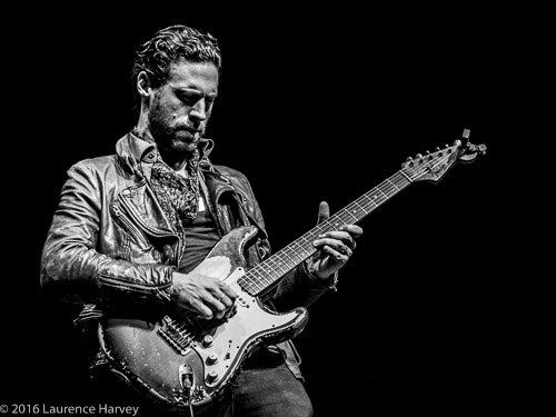 Dan Patlansky on guitar & vocals
