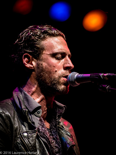 Dan Patlansky on guitar & vocals