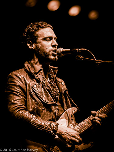 Dan Patlansky on guitar & vocals