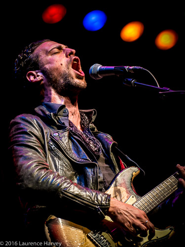 Dan Patlansky on guitar & vocals