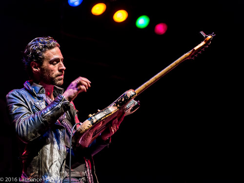 Dan Patlansky on guitar & vocals