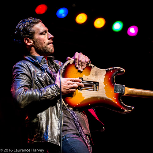 Dan Patlansky on guitar & vocals
