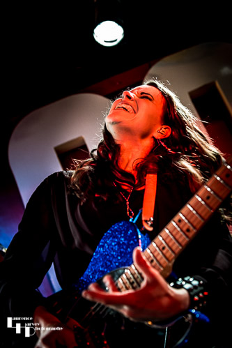 Erja Lyytinen on vocals & guitar