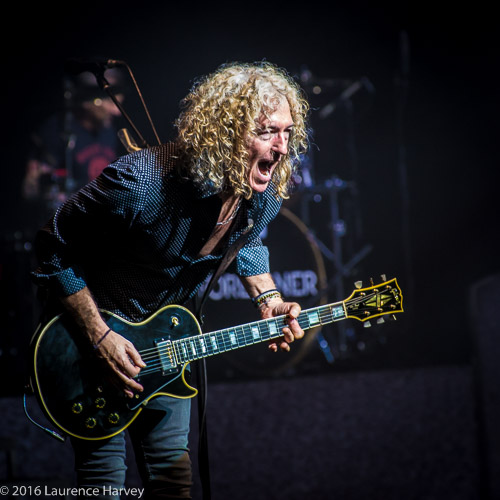 Bruce Watson on lead guitar