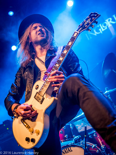 Andreas Eriksson on lead guitar