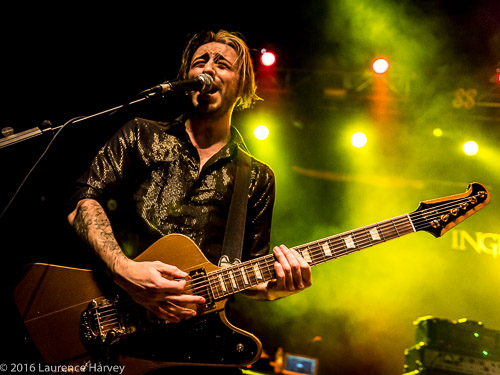 Wil Taylor on rhythm guitar