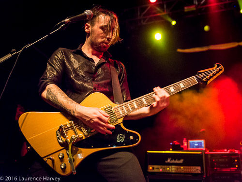 Wil Taylor on rhythm guitar
