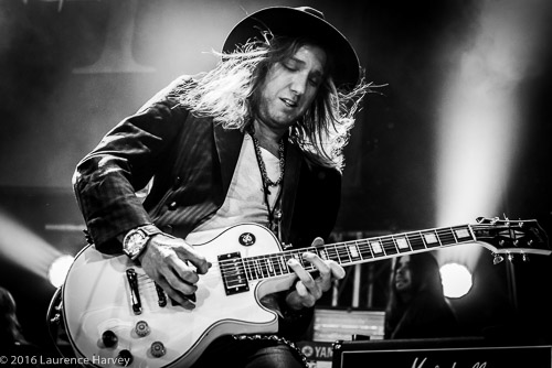 Andreas Eriksson on lead guitar