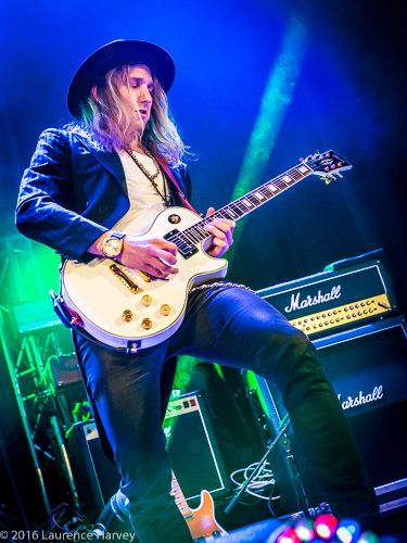 Andreas Eriksson on lead guitar