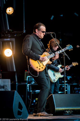 Joe Bonamassa on guitar & vocals