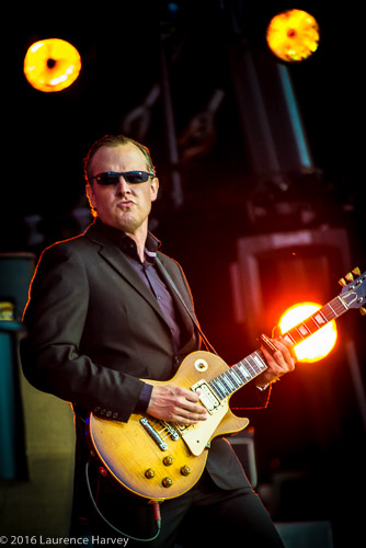 Joe Bonamassa on guitar & vocals