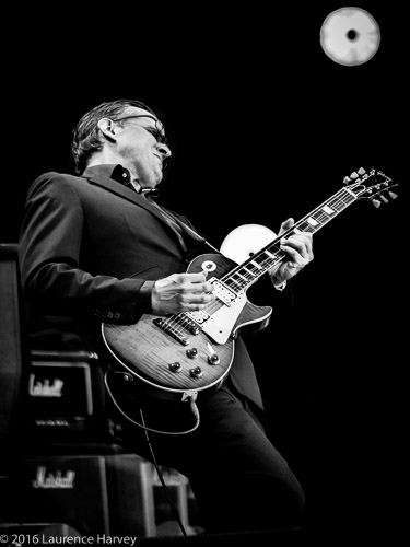 Joe Bonamassa on guitar & vocals