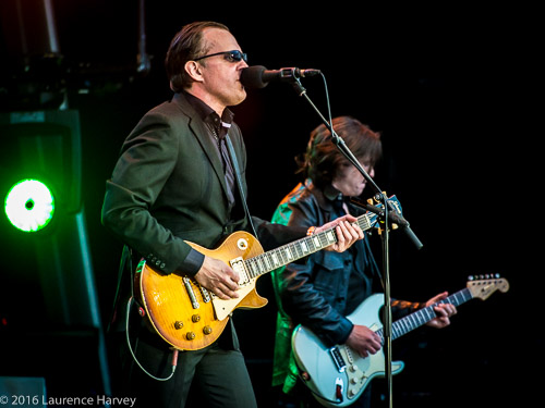 Joe Bonamassa on guitar & vocals