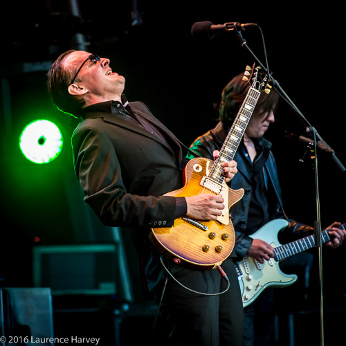 Joe Bonamassa on guitar & vocals