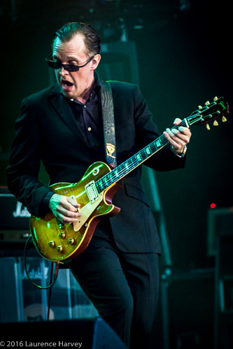 Joe Bonamassa on guitar & vocals