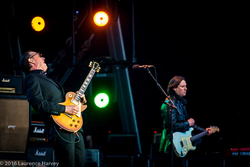 Joe Bonamassa on guitar & vocals & Russ Irwin on rhythm guitar