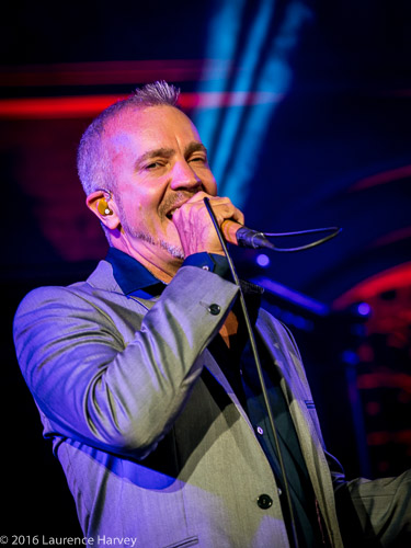 JJ Grey on vocals