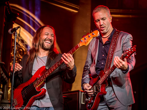 JJ Grey on vocals & guitar, Todd Smallie on bass