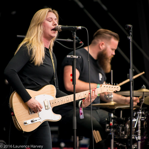 Joanne Shaw Taylor on guitar & vocals, Oliver Perry on drums