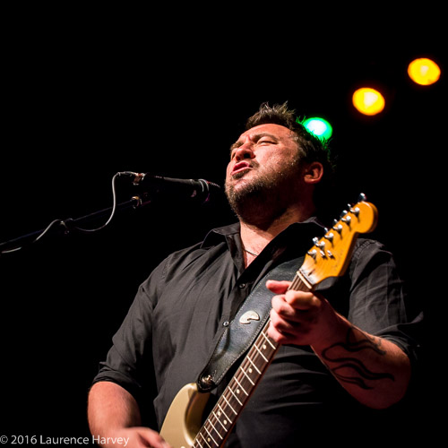 Alan Nimmo on guitar & vocals