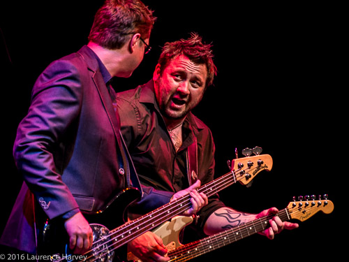 Alan Nimmo on guitar & vocals, Lindsay Coulson on bass