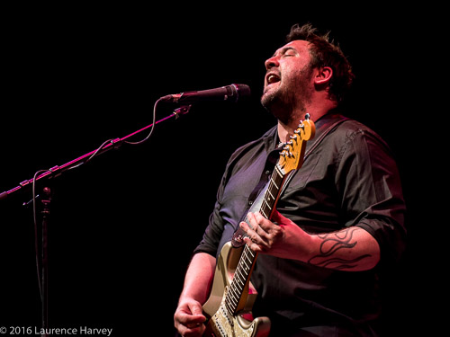 Alan Nimmo on guitar & vocals