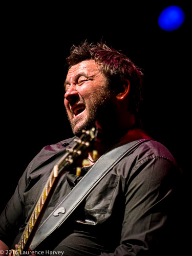 Alan Nimmo on guitar & vocals