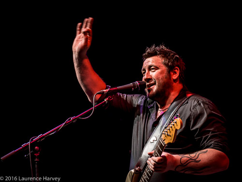 Alan Nimmo on guitar & vocals