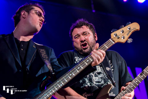Alan Nimmo on guitar & Lindsay Coulson on bass