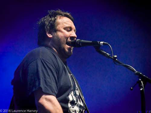 Alan Nimmo on guitar & vocals