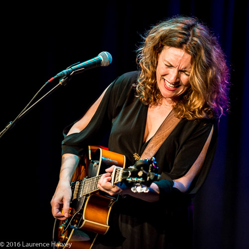 Lisa Mills on vocals & guitar